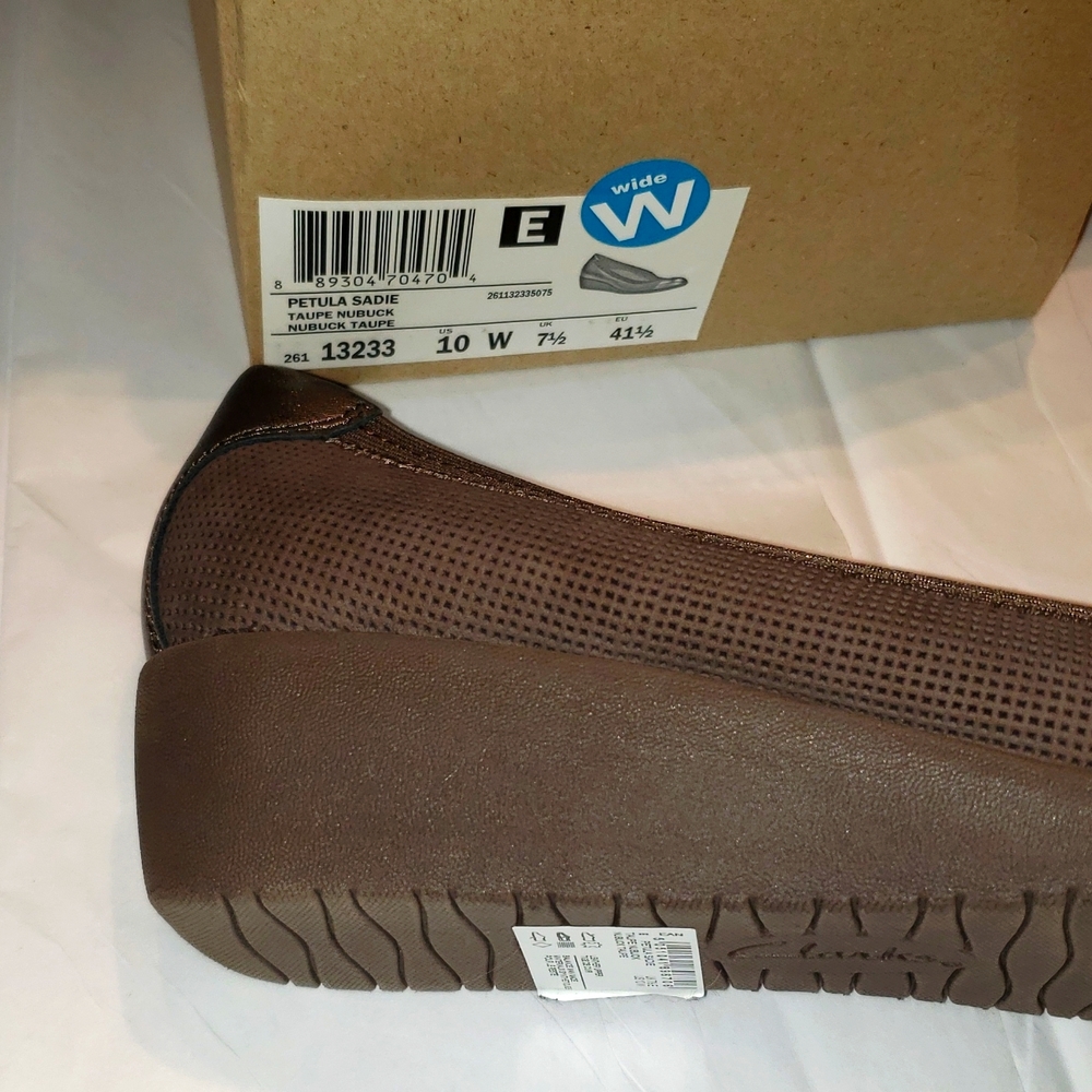 CLARKS New Wedge SlipOn Pump Perforated Leather Comfort Shoes Women's 10 W - Picture 10 of 16